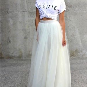 Ivory tulle long skirt.